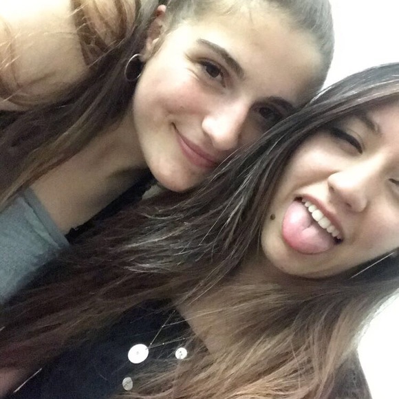 Meet your Posher, Emily - Picture 4 of 5